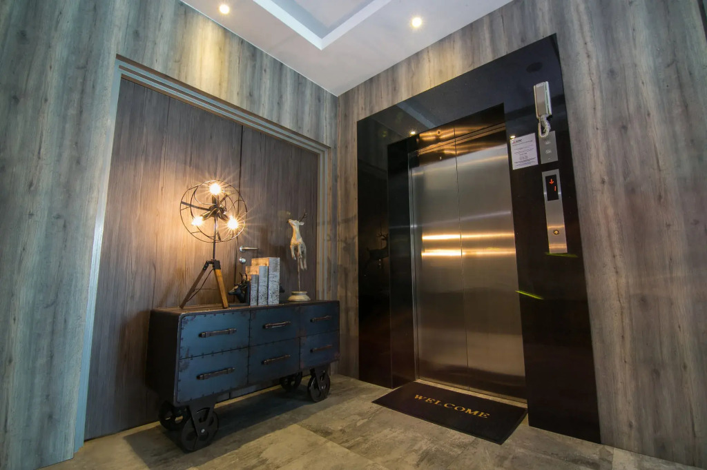 INDRA HOTEL - BOUTIQUE SUITES