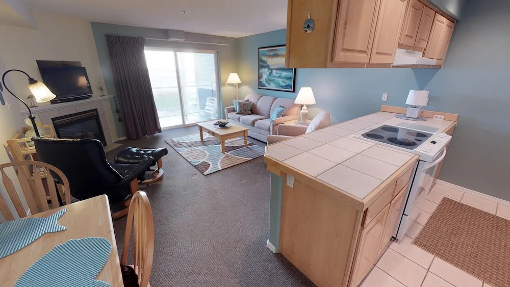 Waters Edge 203 - 1 Br Condo