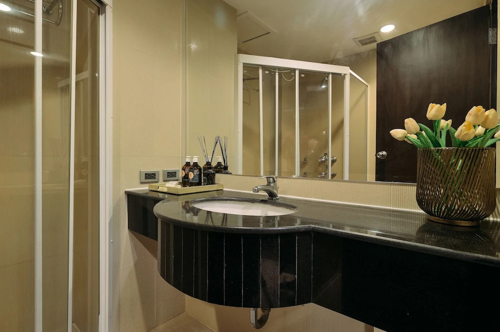 Tori crown hotel