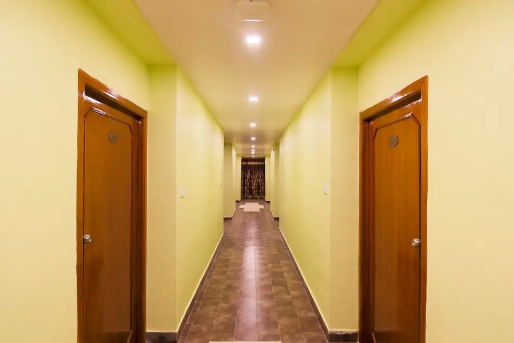 OYO 10709 Hotel SBT
