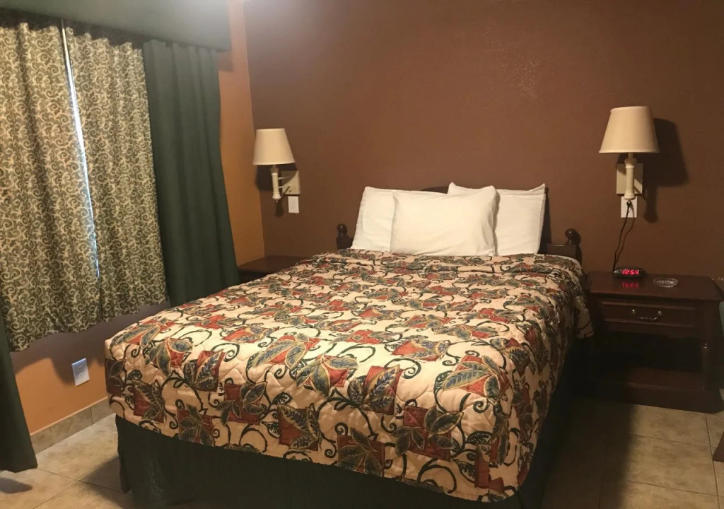 New Corral Motel