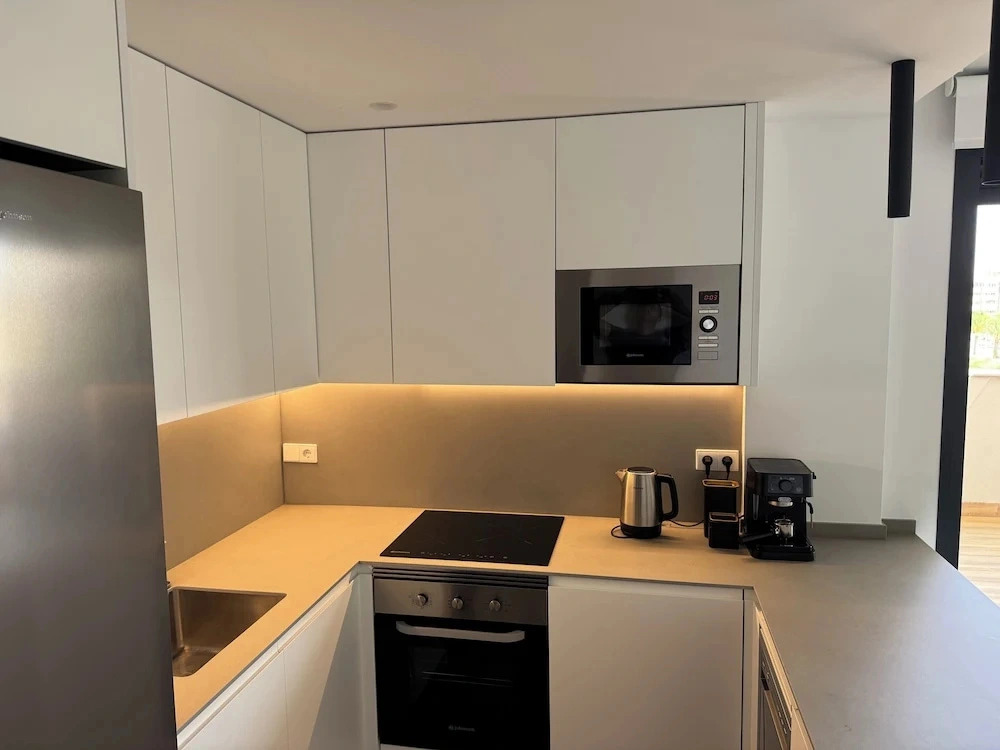 Luxurious 2-bedroom Apartment in Arenals del Sol With Pool and Sea Views