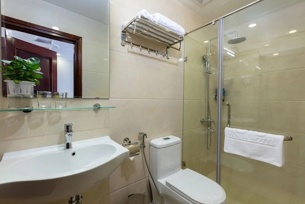CBon Hotel Do Quang