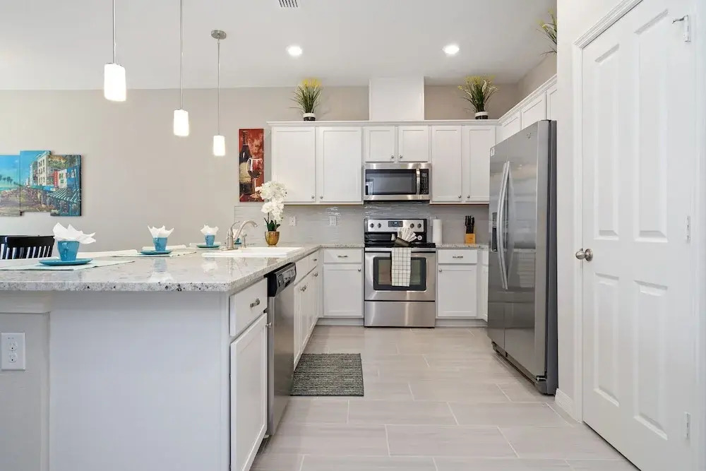 Four Bedroom Sleeps 10 w Gameroom 5152a