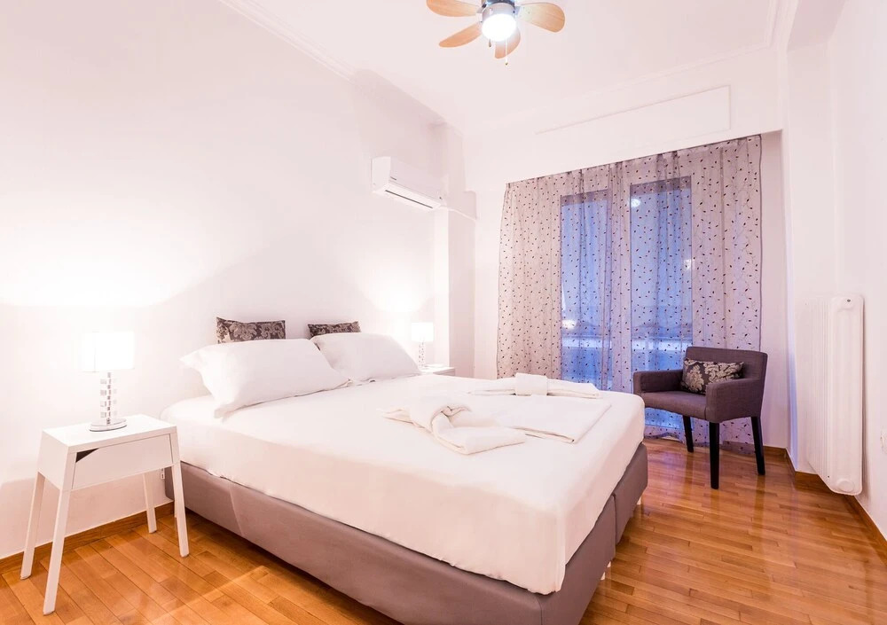 Homey apartment for 4 people in Koukaki