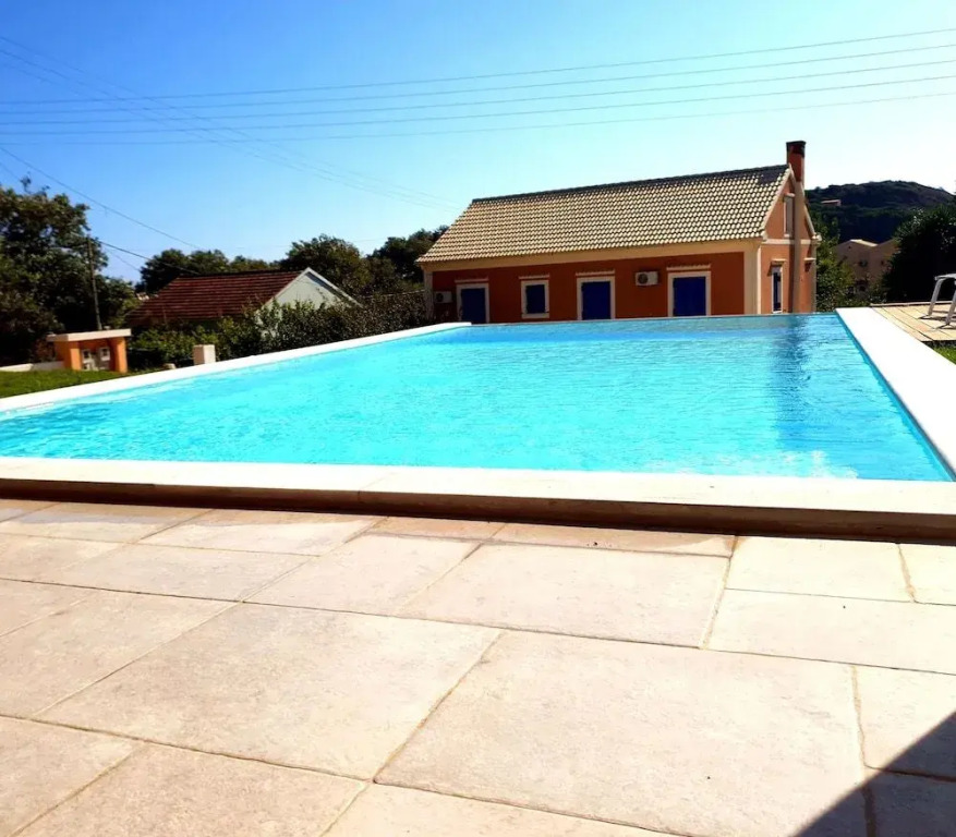 Reiki Luxury Villas