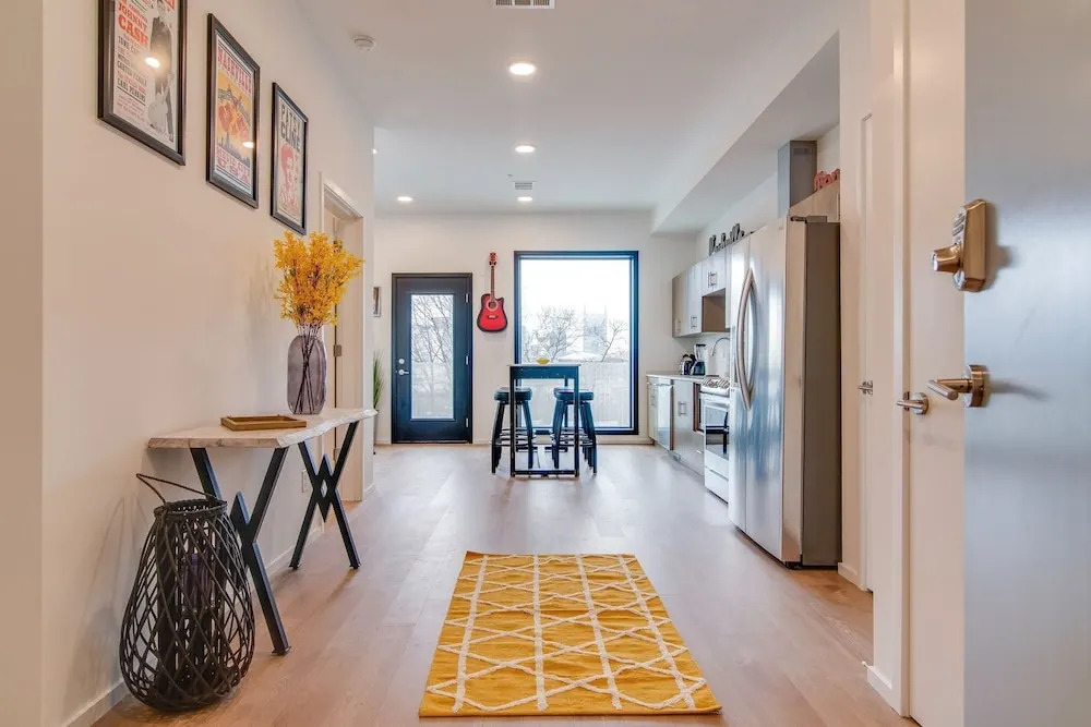 Lllume Chic Gulch View Community Gym & Pool 1 Bedroom Condo