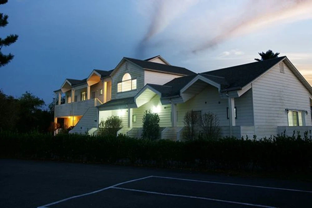 Seogwipo Etwal Jeju Pension