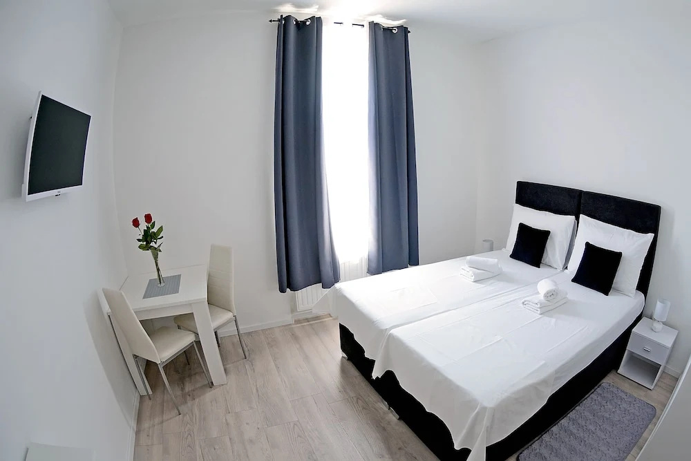 Virtus Apartments and Rooms with Free Private Parking