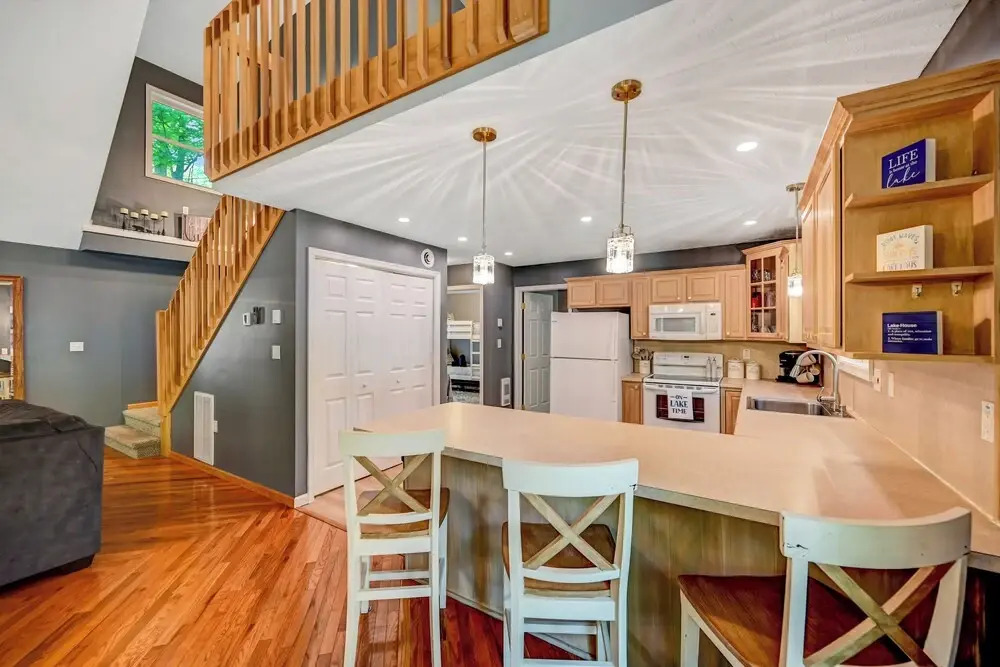 1 Mi to Beach: Pocono Lake Chalet w/ Decks