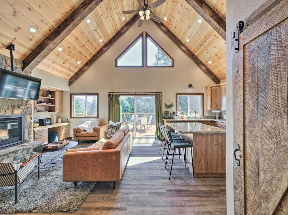 Woodsy Retreat: Modern Mi-Wuk Village Cabin
