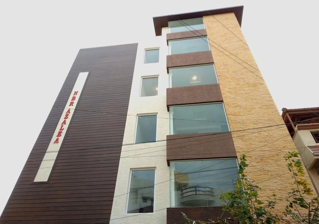 Hotel 12 Degrees West EGL
