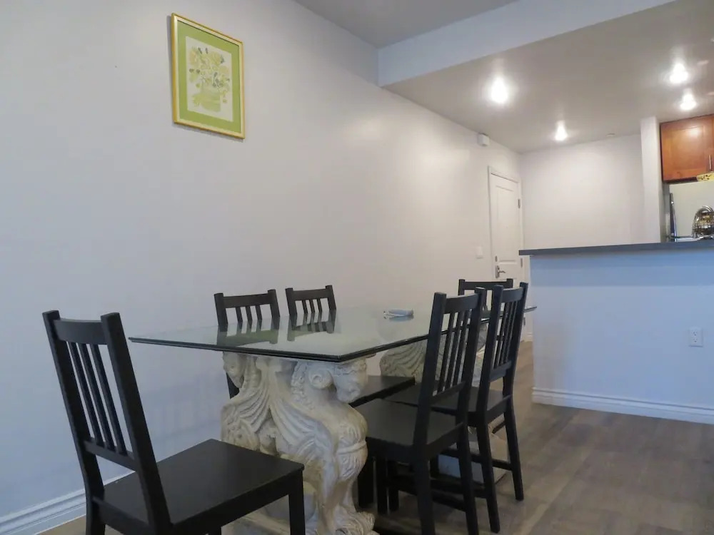 Fully Furnished Apartments near CSUN