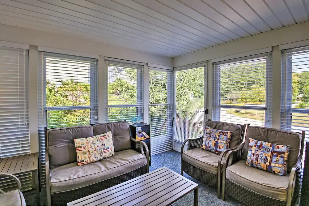 Wells Beach Cottage w/ Pool Access ~ 1 Mi to Coast