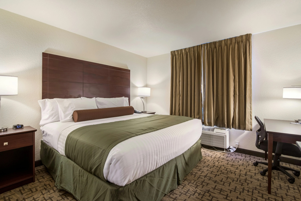 Cobblestone Hotel & Suites - Victor