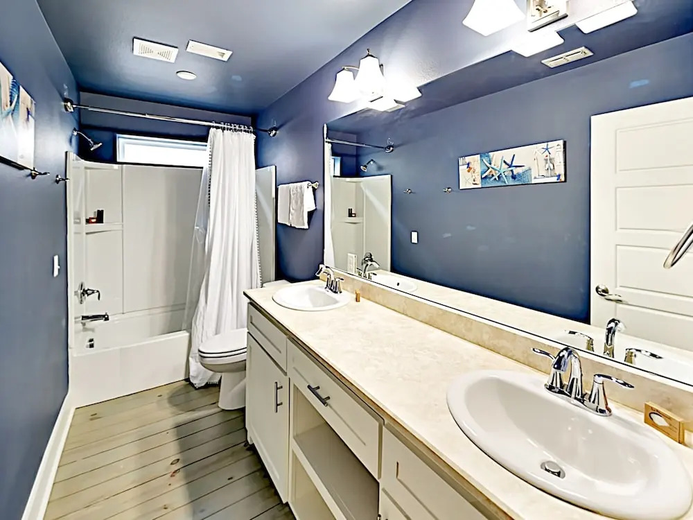 Stylish New #102 - 3 Br Townhouse