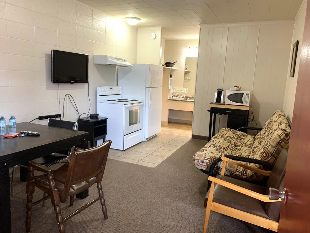 Dauphin Inn Express