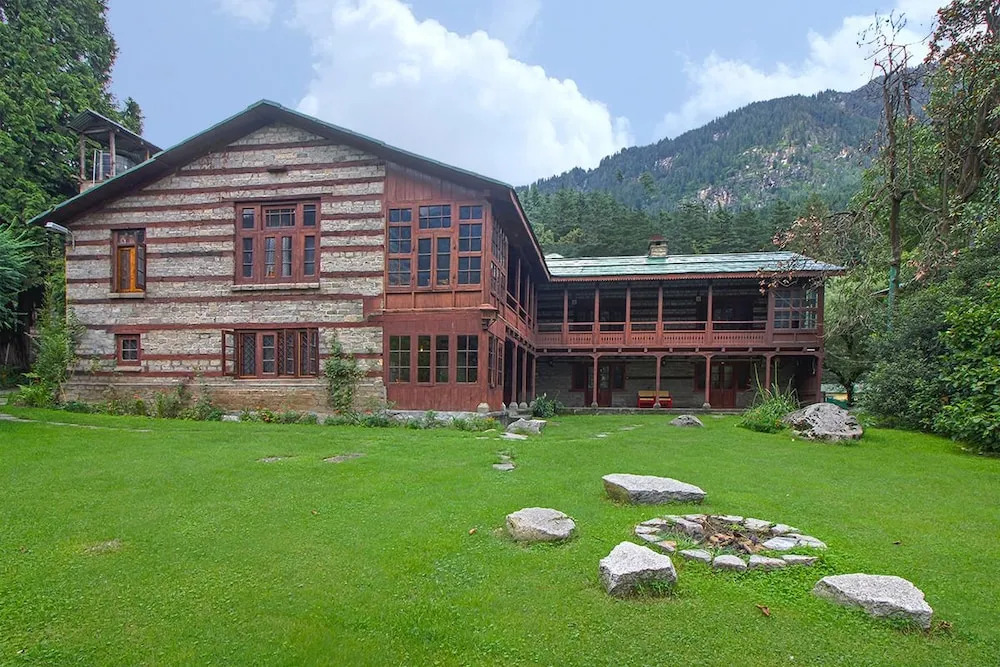 Guesthouse with parking in Siyal, Manali, by GuestHouser 41366