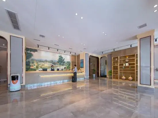 Vienna 3 Best Hotel (Yangxin High-Speed Railway Station Guanggu Square)