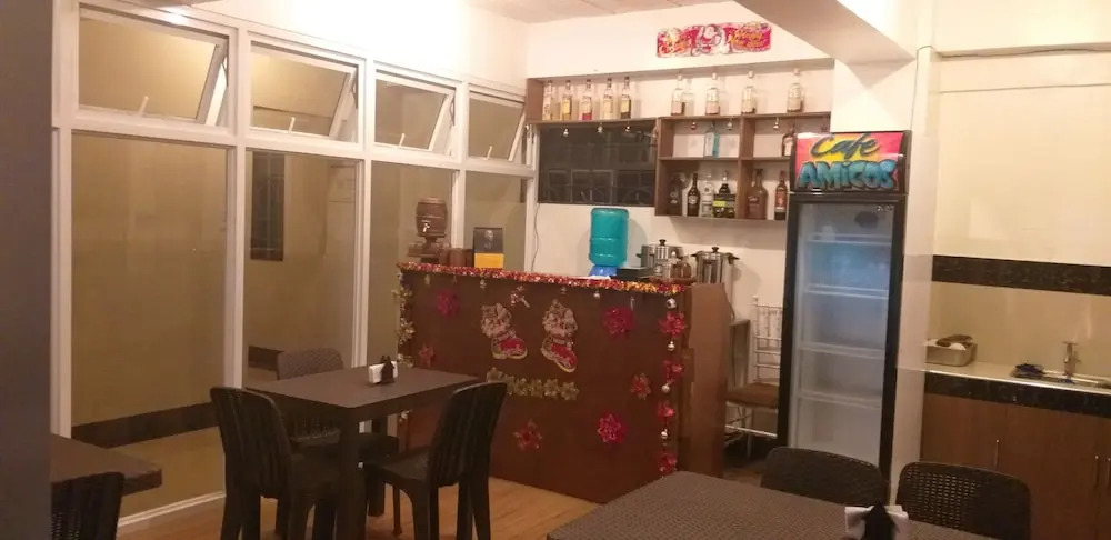 Amicos Pension House