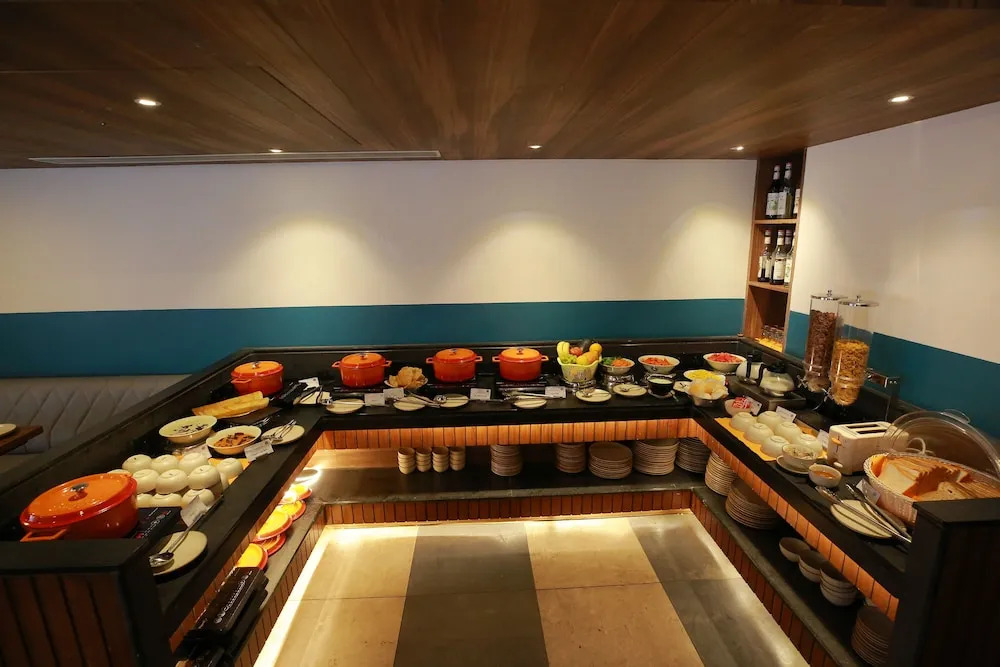 i145 Hotel
