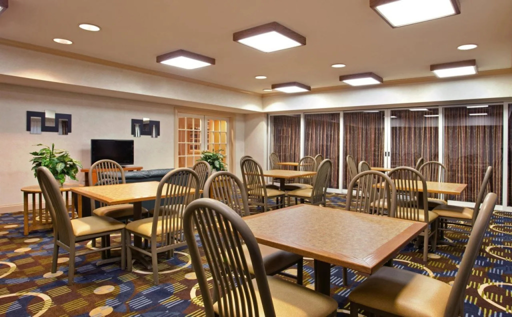 Holiday Inn Express Hotel & Suites-Saint Joseph by IHG