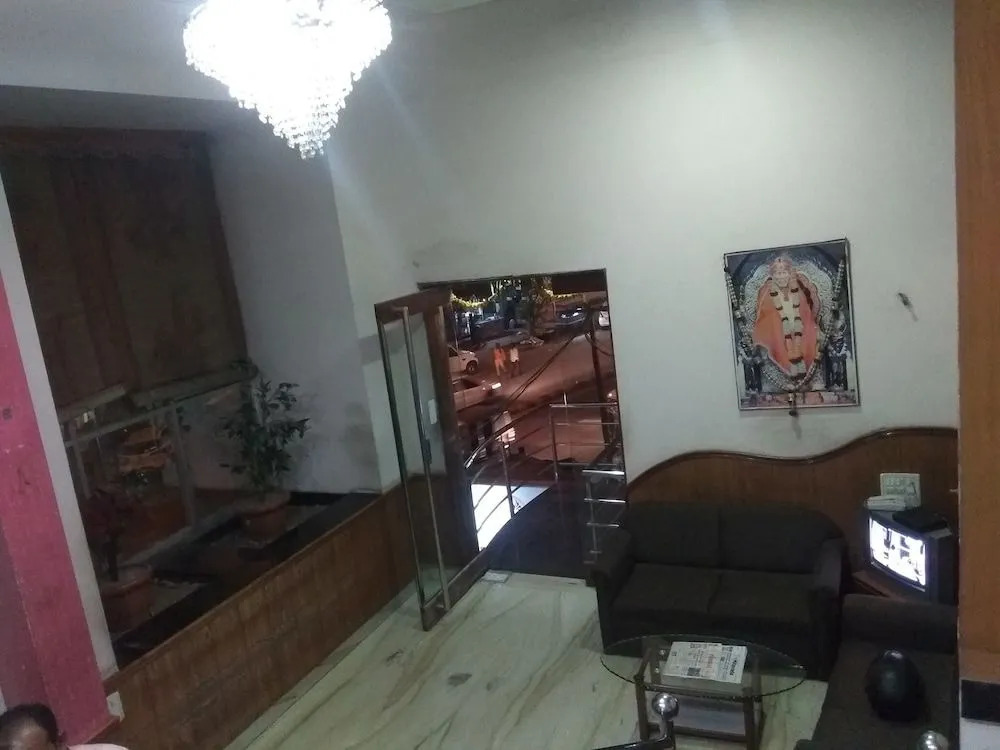 JK Rooms 111 Hotel Shivala