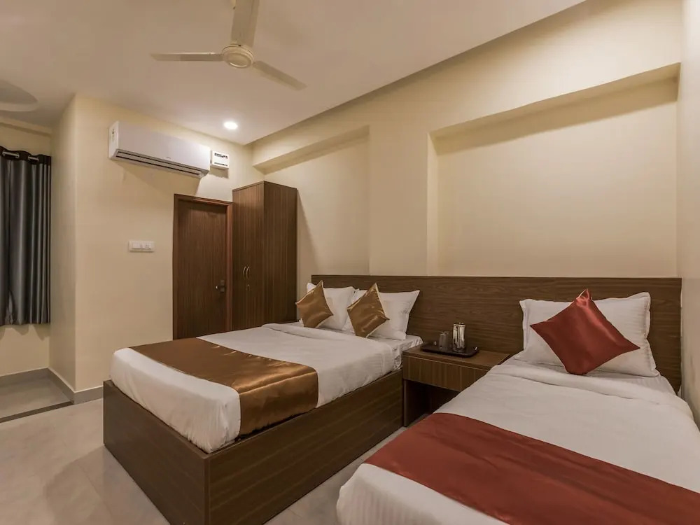 OYO 11676 Nakshatra Grand