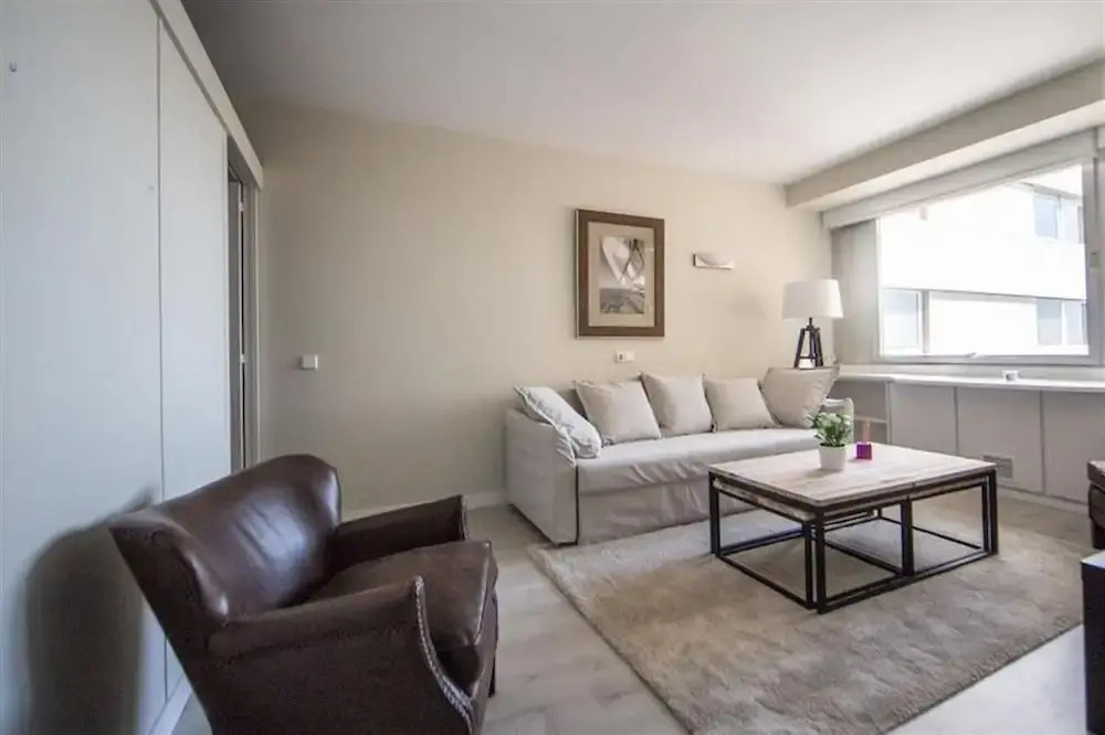 Colon 901 in Madrid With 1 Bedrooms and 1 Bathrooms