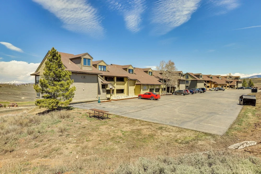 Ski-in/ski-out Top-floor Condo at Granby Ranch!