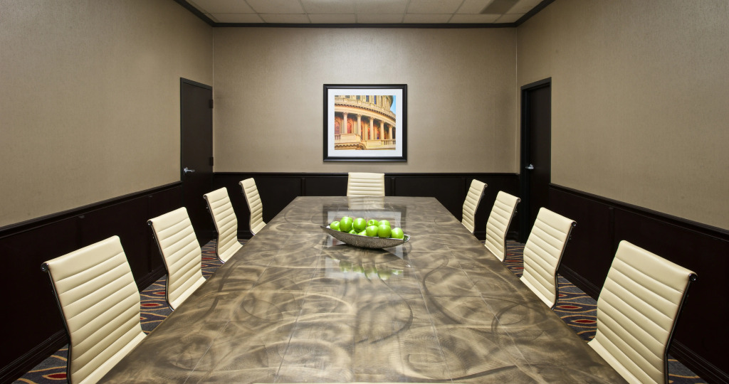 Embassy Suites by Hilton Dulles Airport