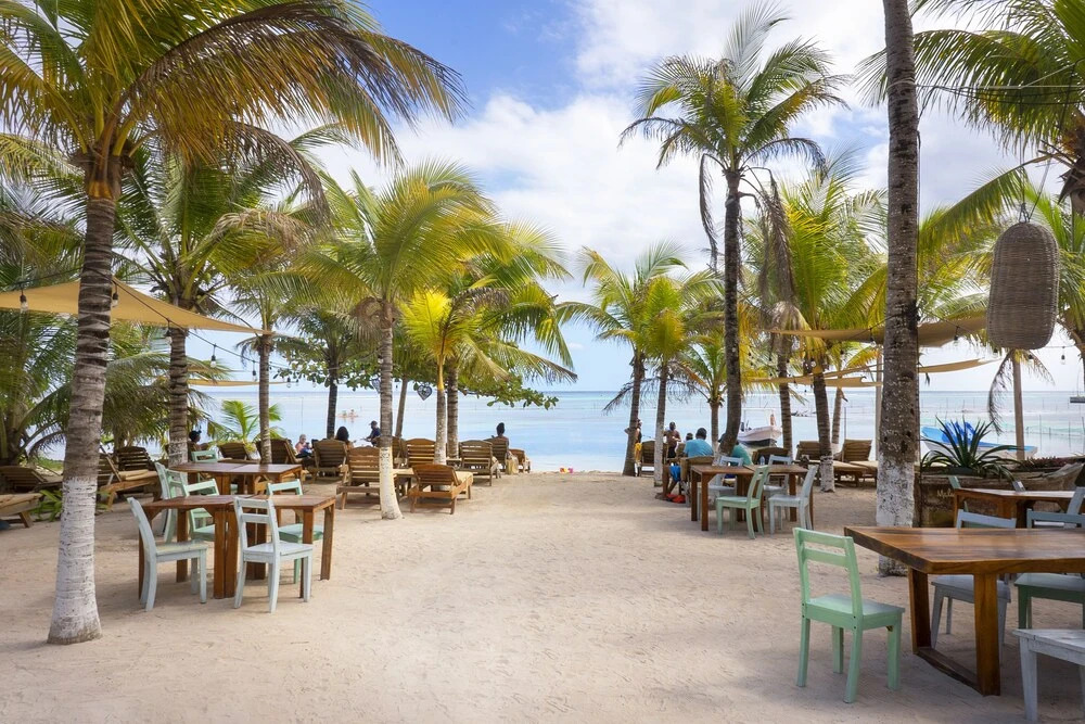 Equipped One Bedroom Beach Front Condo
