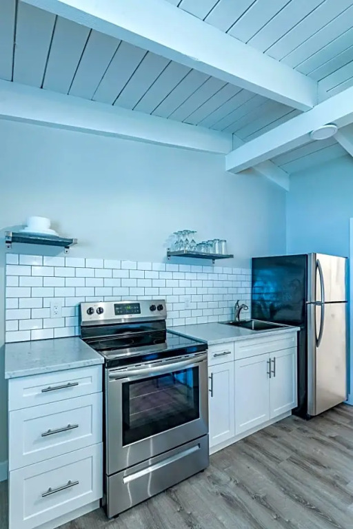 7 Bed Blue Mountain Cottage with Hot Tub
