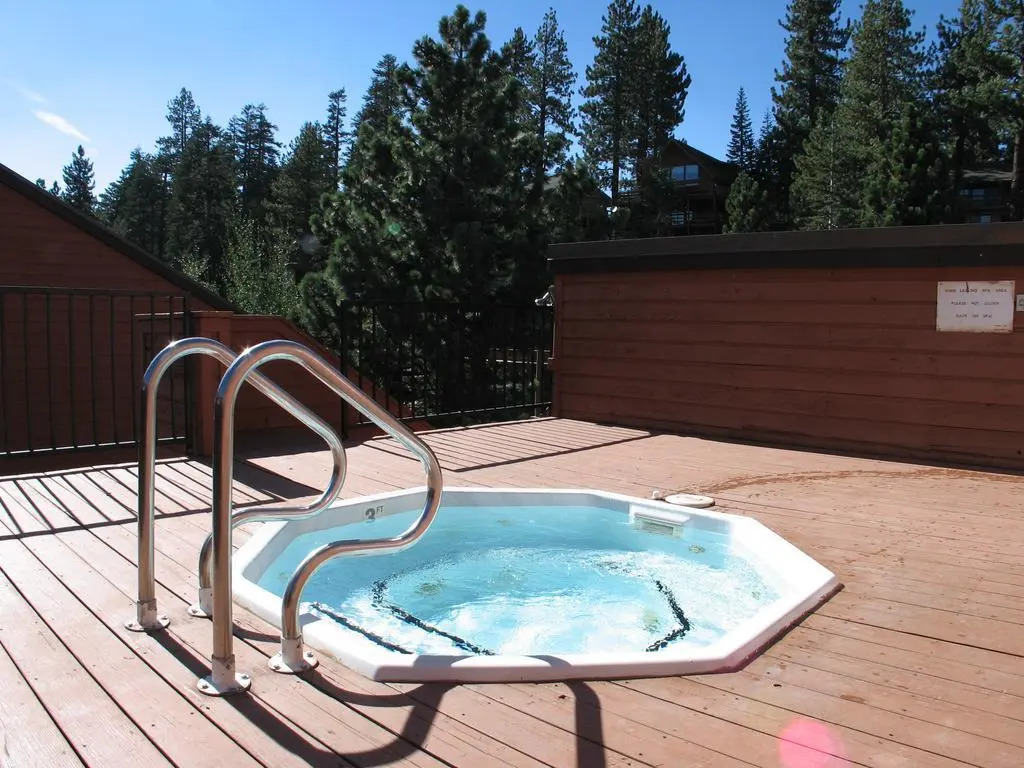 Mammoth Village Properties by 101 Great Escapes