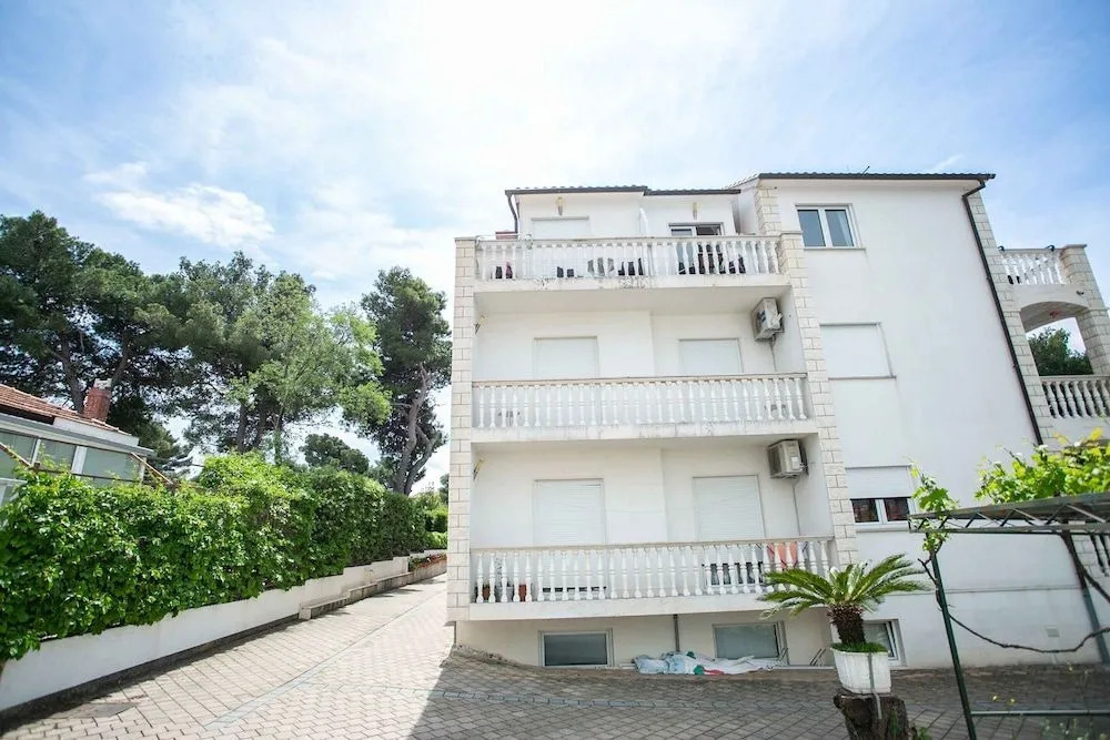 Apartments Lovrić