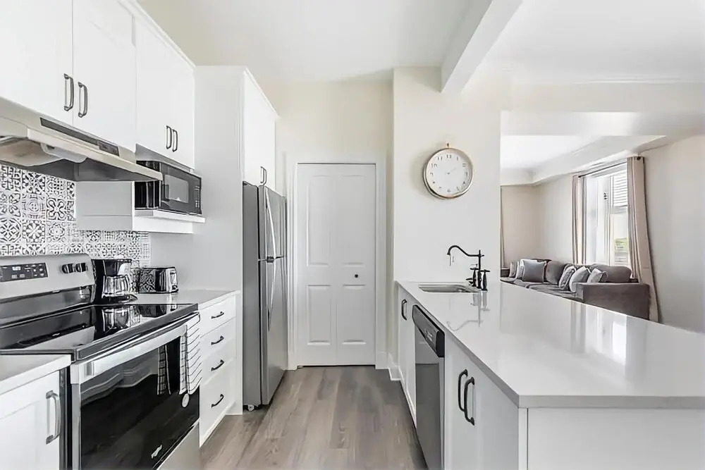 Rideau 2Br Signature Apartment Free Parking 3