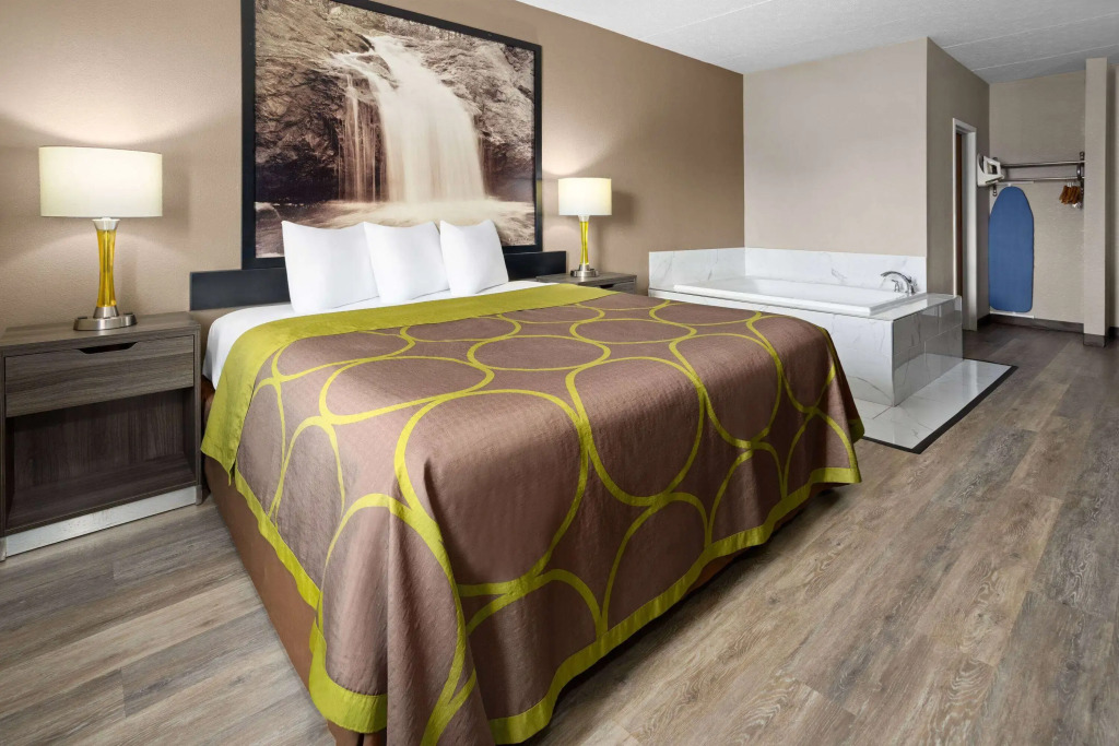 Super 8 by Wyndham Henrietta/Rochester Area