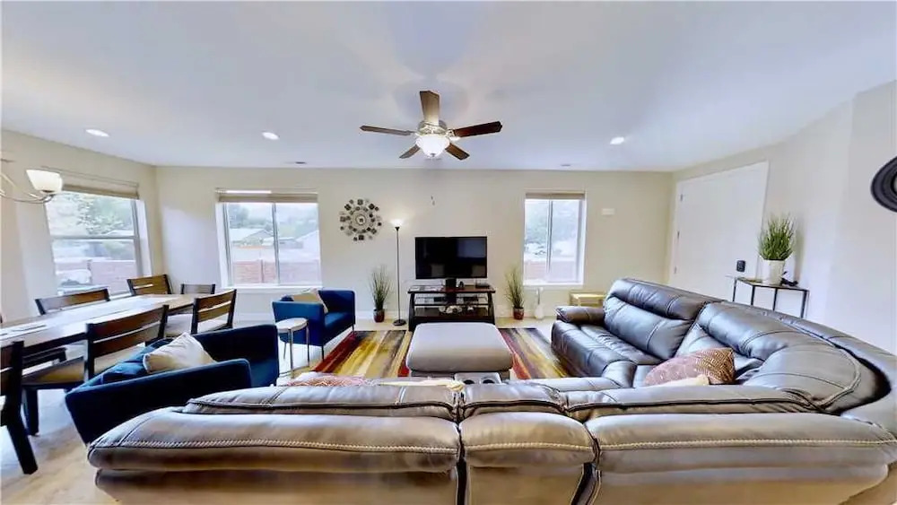 Entrada 673 - 4 Br townhouse by RedAwning