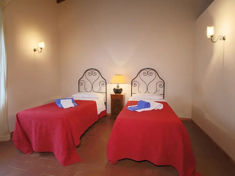 Expensive Villa With Tennis Court in Sinalunga