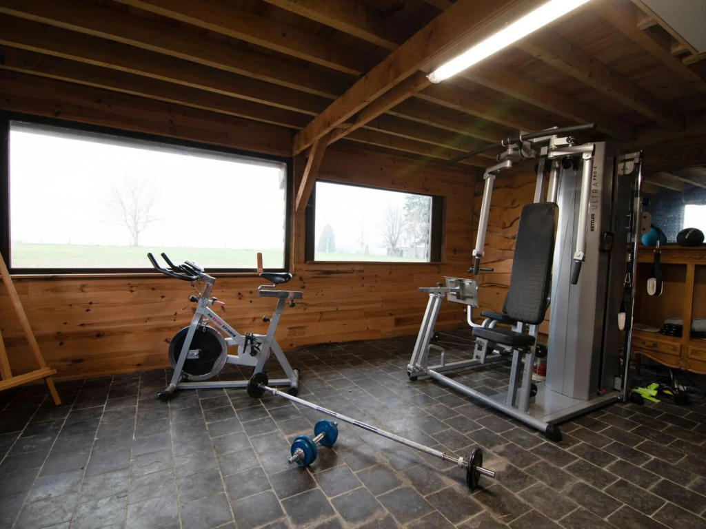 Very spacious house with sauna, spa and countryside views