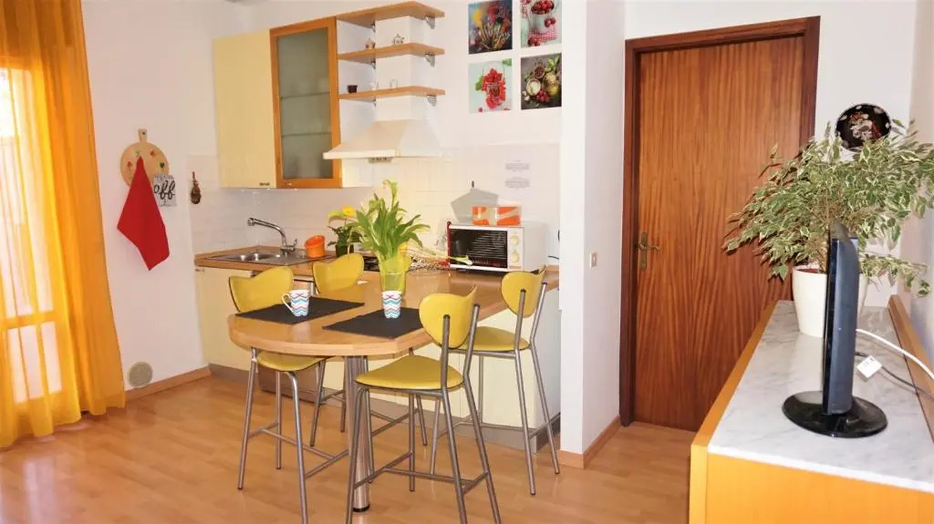 Lovely Flat on the Mezzanine Floor With Garden and Terrace by Beahost Rentals
