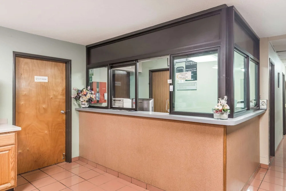 Super 8 by Wyndham OFallon MO/St. Louis Area