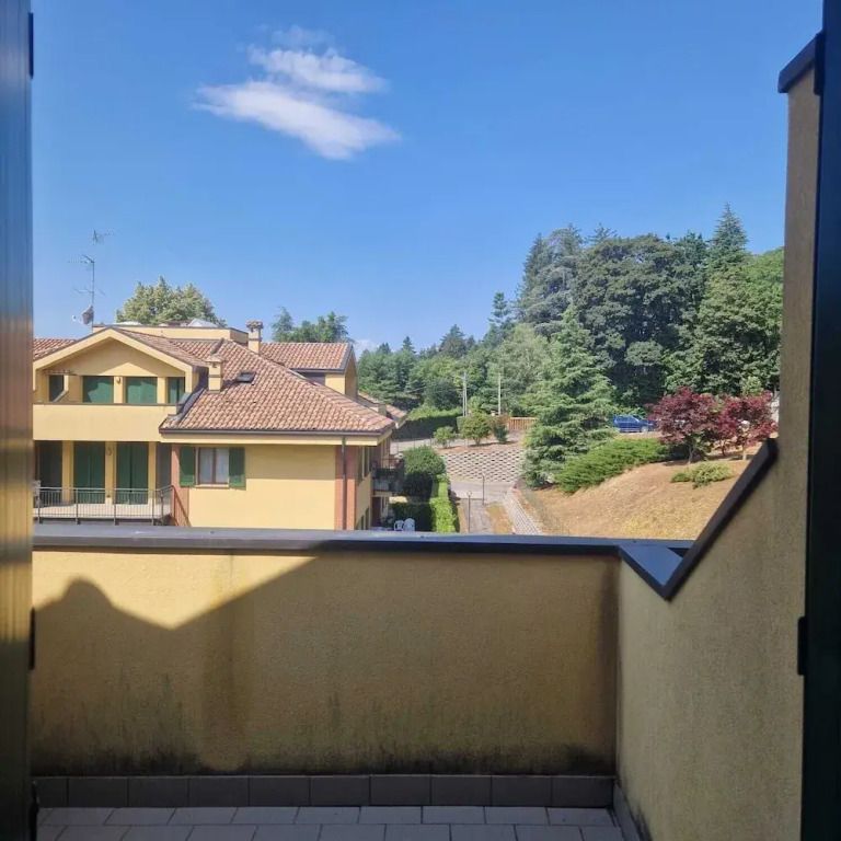 Modern Flat 1 Near the Swiss Border in Viggiù