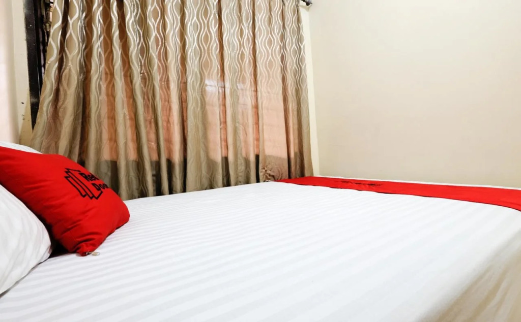 RedDoorz near Universitas Diponegoro Semarang