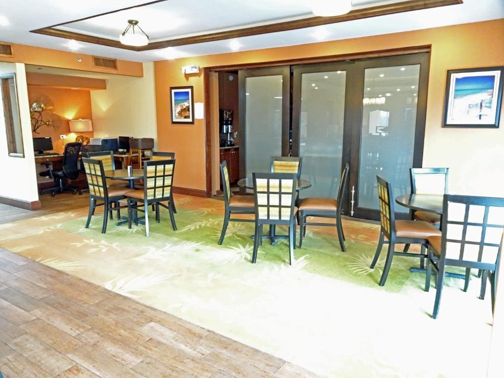 Home Town Inn & Suites