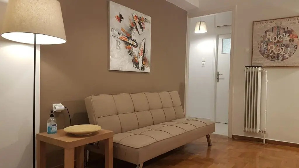 Petrol Apartment- Athens Center, 4 BD, 1 BATH