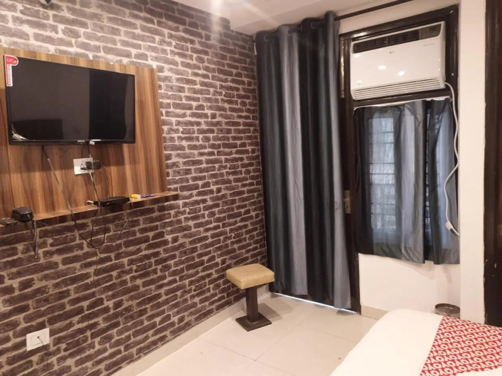OYO 82741 Mohan Garden Stays