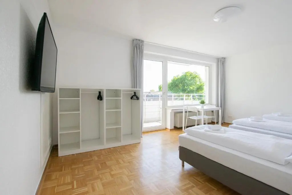 Apartments with Balcony - 20 min DUS Airport & MESSE DUS