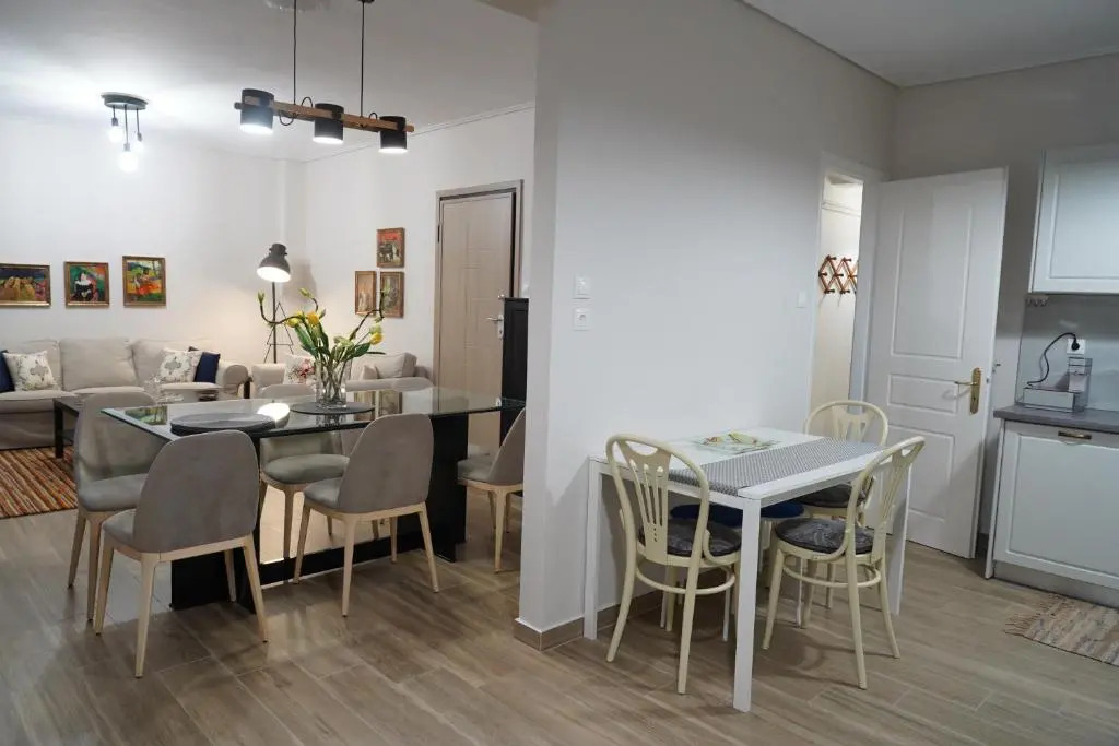 Larissa Downtown Apartment With Parking