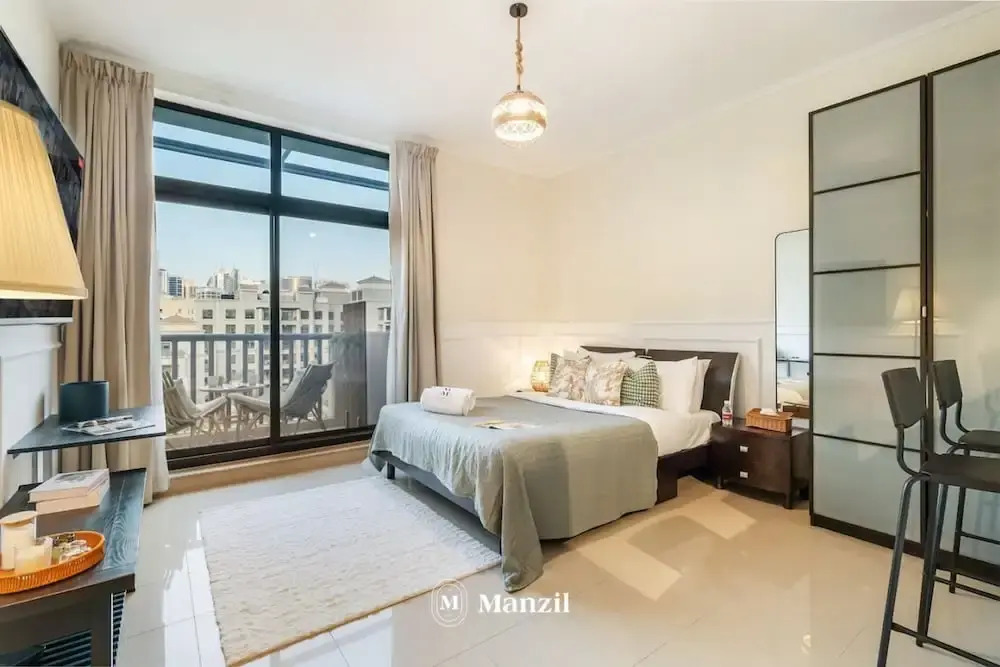 Canal View Studio Near Marina Palm Jumeirah